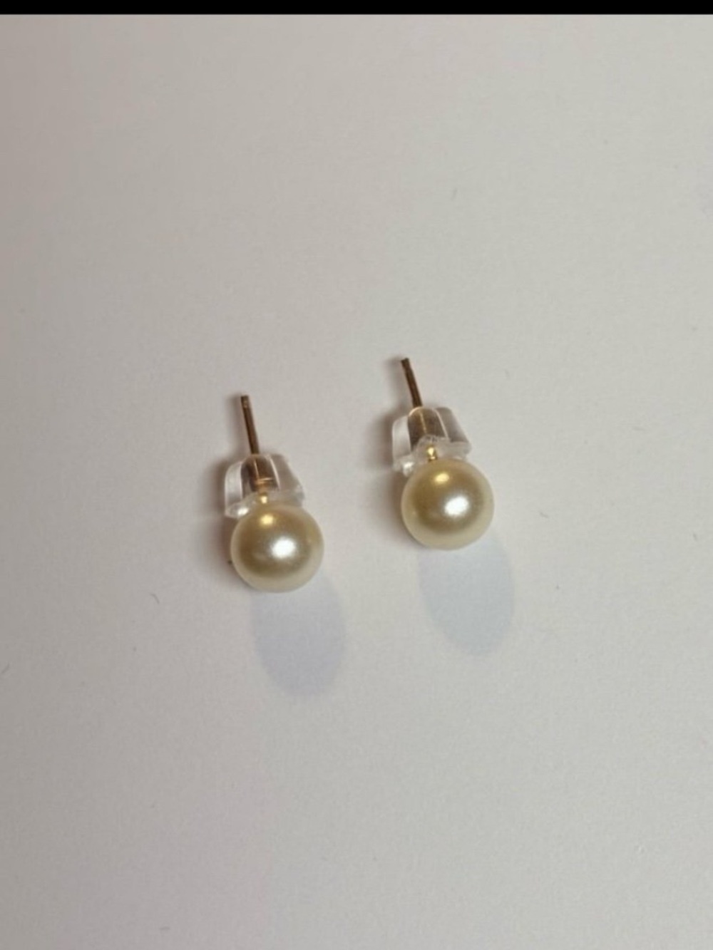 Freshwater Pearl Stud Earrings - Cream Pearl 14k gold
